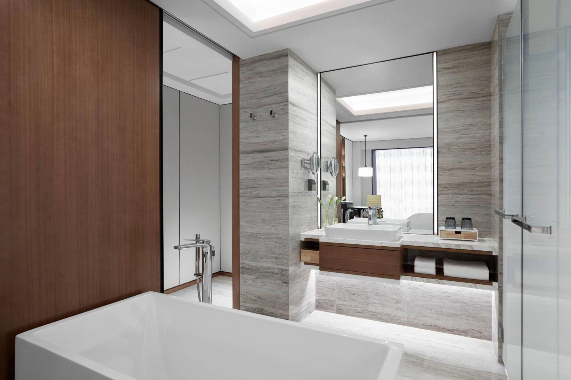 Shanghai Marriott Hotel Pudong South Nanhui Exteriör bild