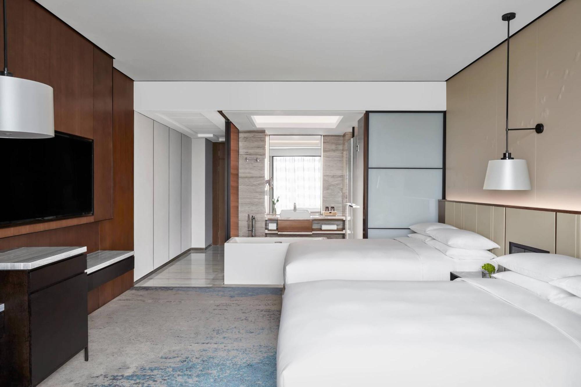 Shanghai Marriott Hotel Pudong South Nanhui Exteriör bild